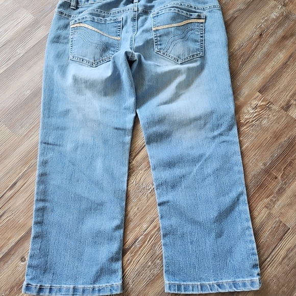 Legend Capri 12 Hip Jeans - Picture 7 of 8